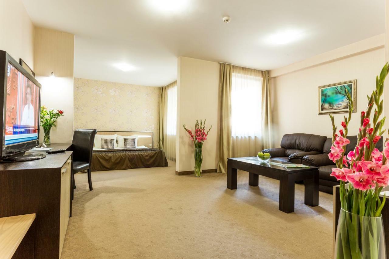 Hotel Avenue By Hmg-free Parking-free Wi-fi