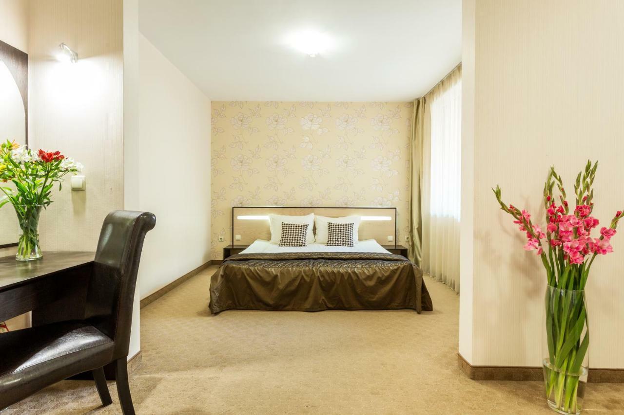 Hotel Avenue By Hmg-free Parking-free Wi-fi 3*