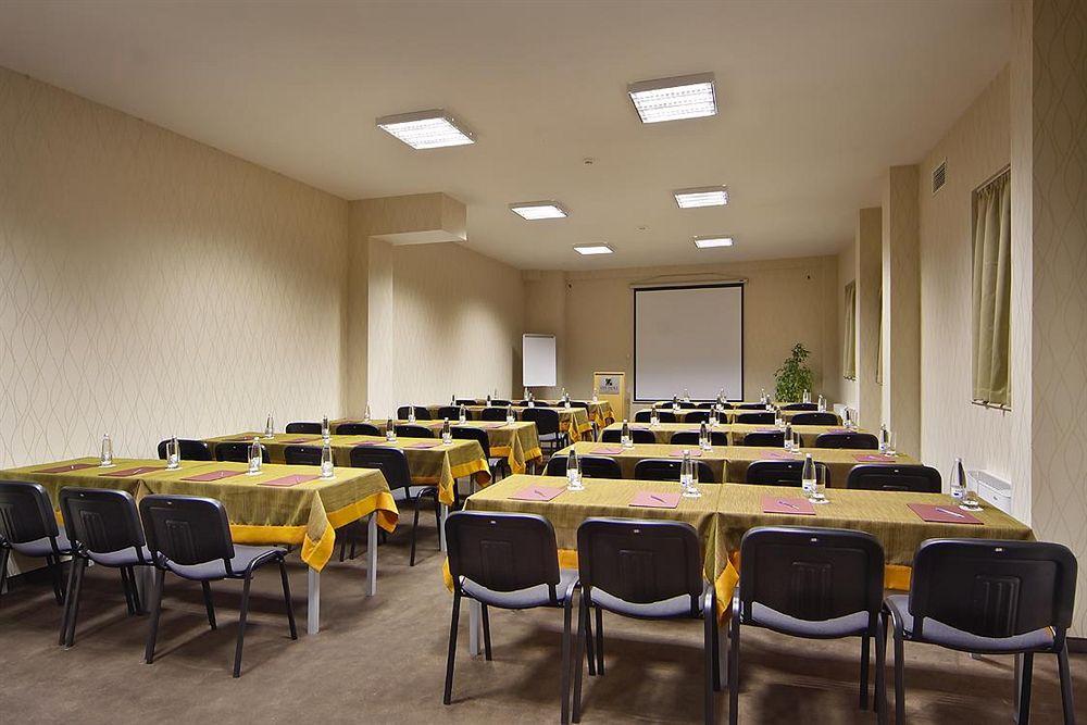 Hotel Avenue By Hmg-free Parking-free Wi-fi