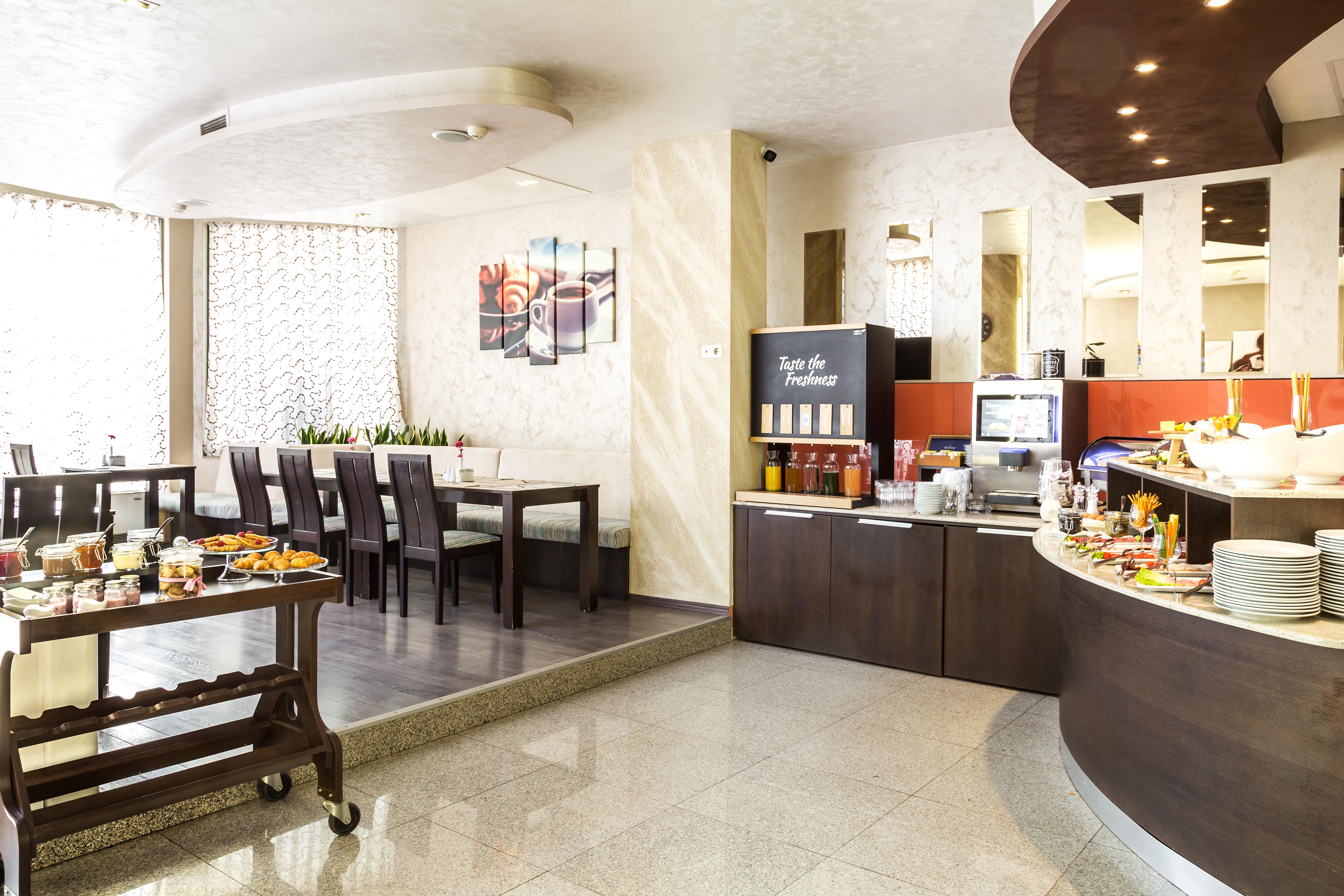 Hotel Avenue By Hmg-free Parking-free Wi-fi 3*